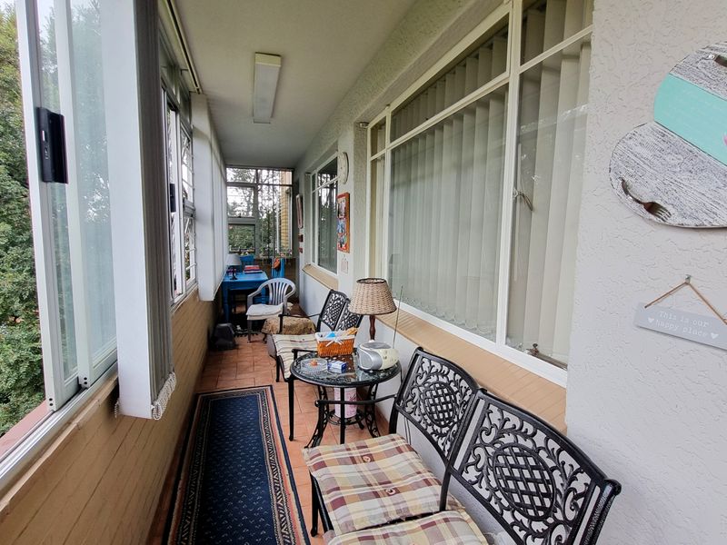 Beautiful, spacious 3 Bed, 2 Bath Apartment- Denlee - Photo 6