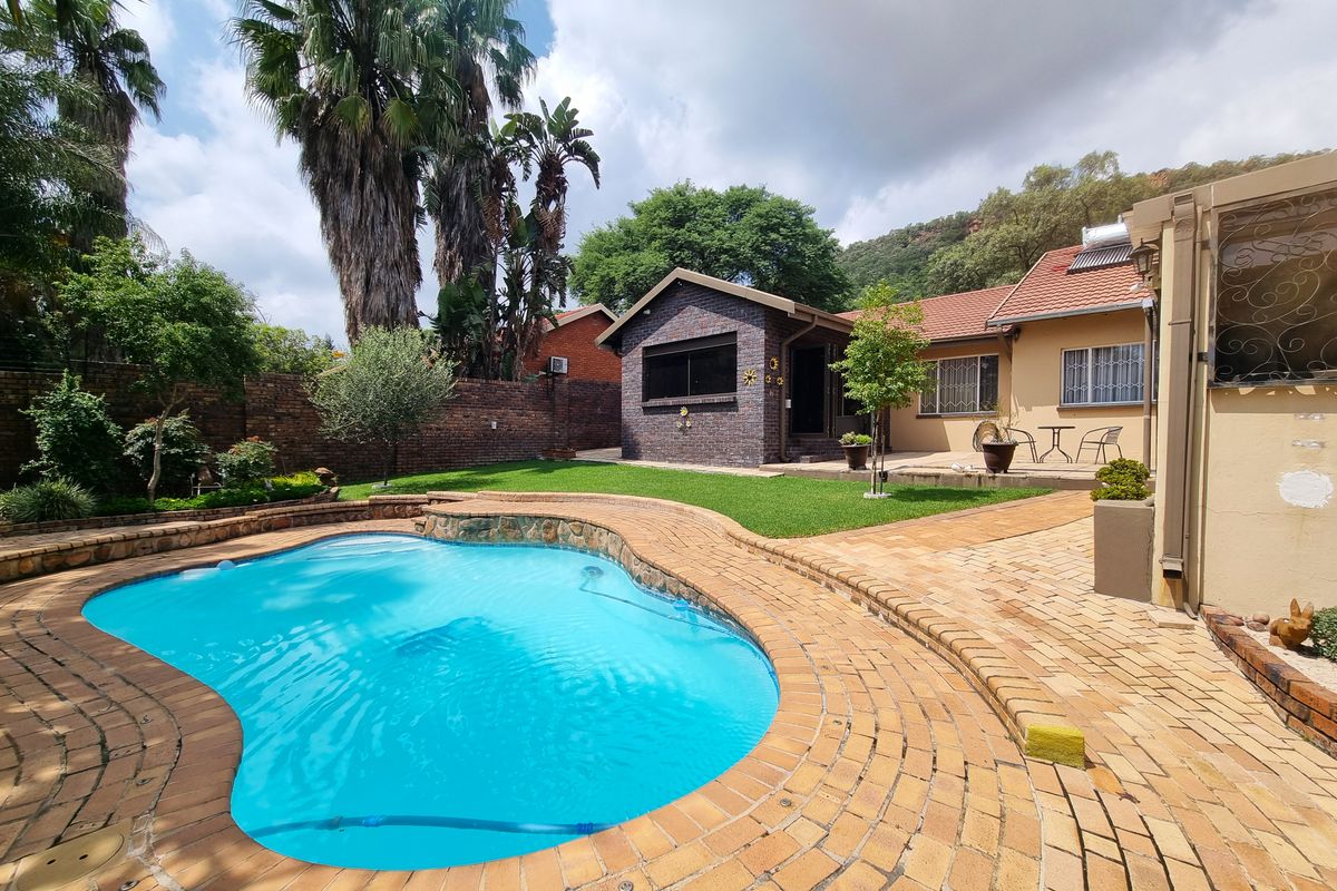 Safari Gadens - Stunning 4-bedroom home for sale - Your dream oasis awaits! - Photo 4