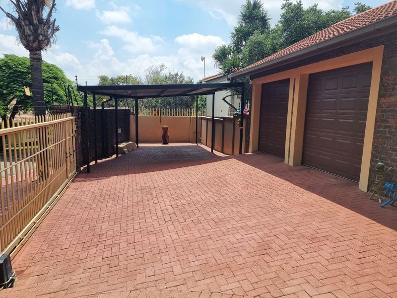 Safari Gadens - Stunning 4-bedroom home for sale - Your dream oasis awaits! - Photo 8