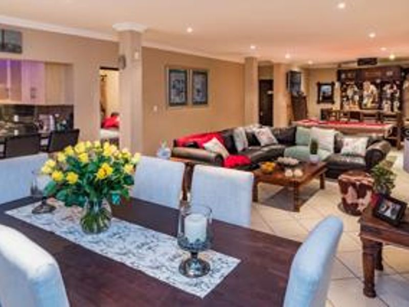 LUXURY 4 Bedroom 3 Bathroom Home in TOP CLASS BUSHWILLOW PARK ESTATE CALL SURAIYA & ALADDIN - Photo 9