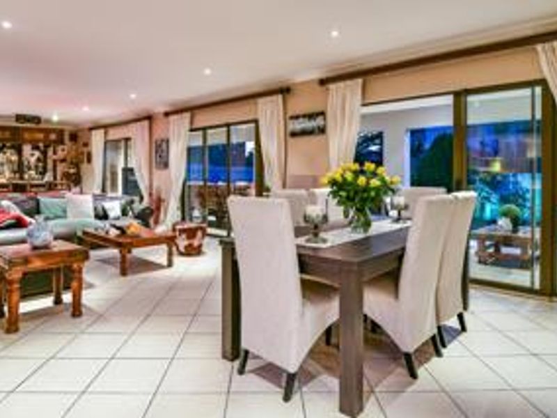 LUXURY 4 Bedroom 3 Bathroom Home in TOP CLASS BUSHWILLOW PARK ESTATE CALL SURAIYA & ALADDIN - Photo 7