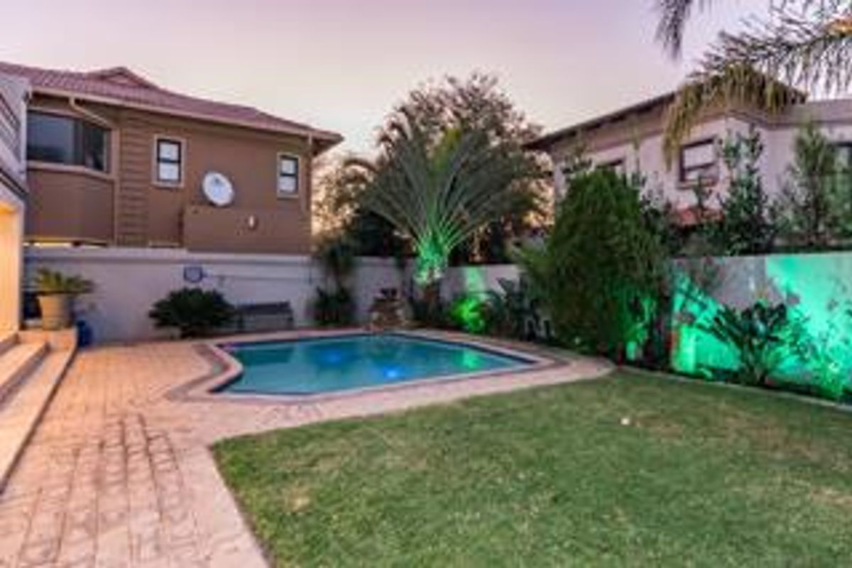 LUXURY 4 Bedroom 3 Bathroom Home in TOP CLASS BUSHWILLOW PARK ESTATE CALL SURAIYA & ALADDIN - Photo 5