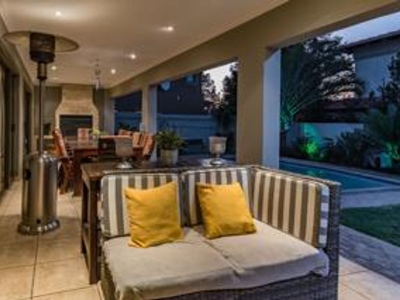 LUXURY 4 Bedroom 3 Bathroom Home in TOP CLASS BUSHWILLOW PARK ESTATE CALL SURAIYA & ALADDIN - Photo 2