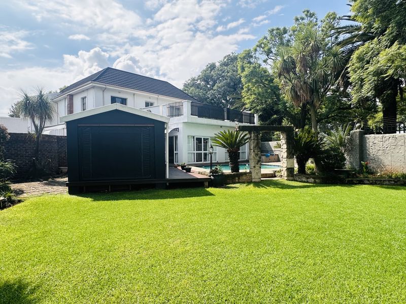 Exquisite Double-Story Home with Golf Course Views! - Photo 1