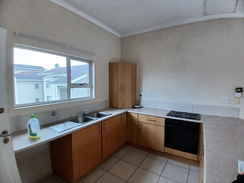 Morden 3-Bedroom Apartment in Beacon BAY - Photo 7