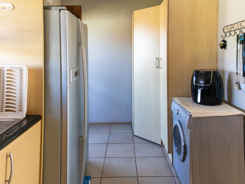 Stylish Coastal Retreat – Move-In Ready! - Photo 4