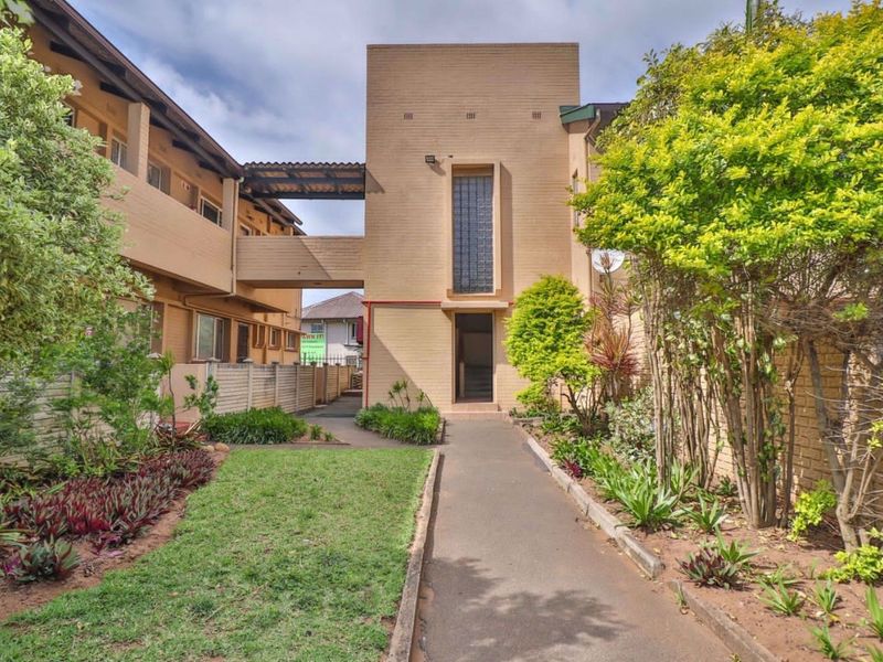 Stylish Coastal Retreat – Move-In Ready! - Photo 10