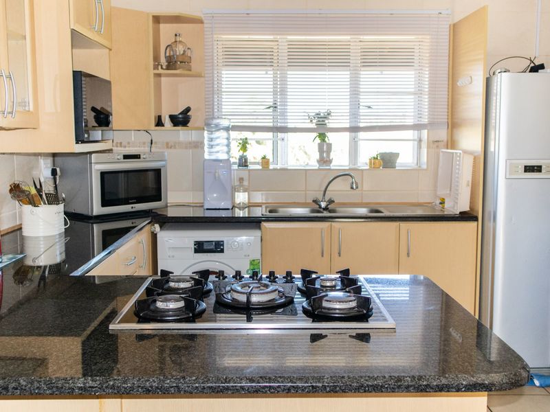 Stylish Coastal Retreat – Move-In Ready! - Photo 2