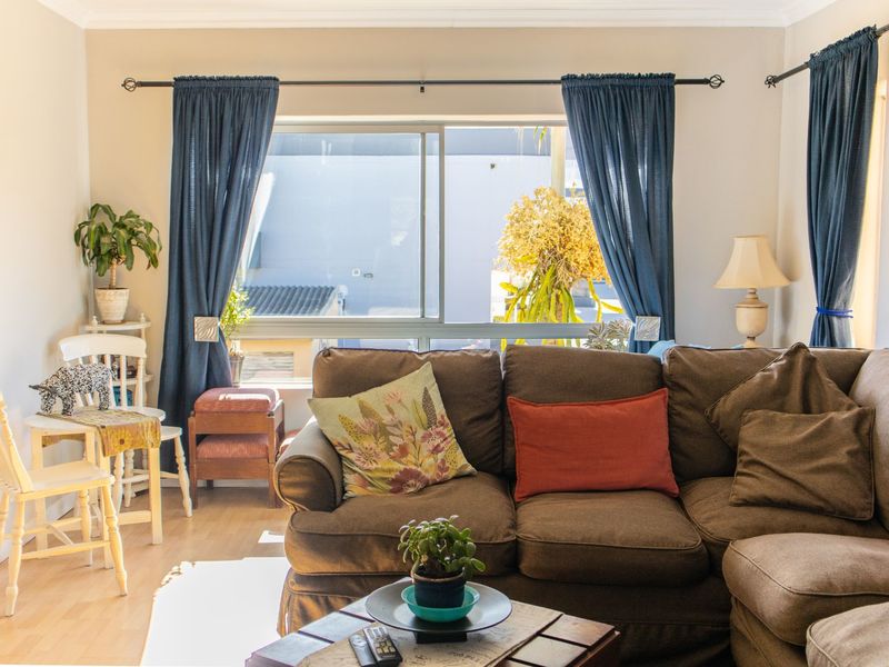 Stylish Coastal Retreat – Move-In Ready! - Photo 5