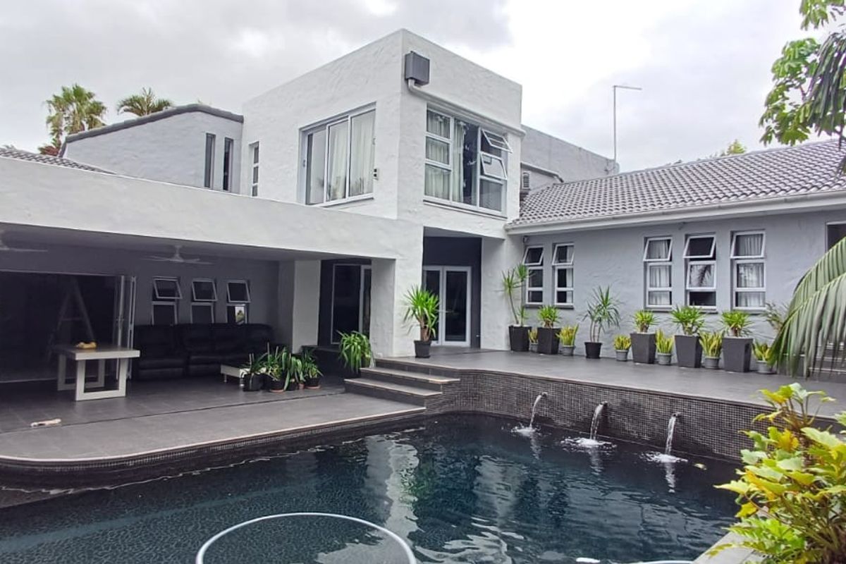 Dream Home in Carl De Sec – A Rare Gem in Nahoon Valley - Photo 2