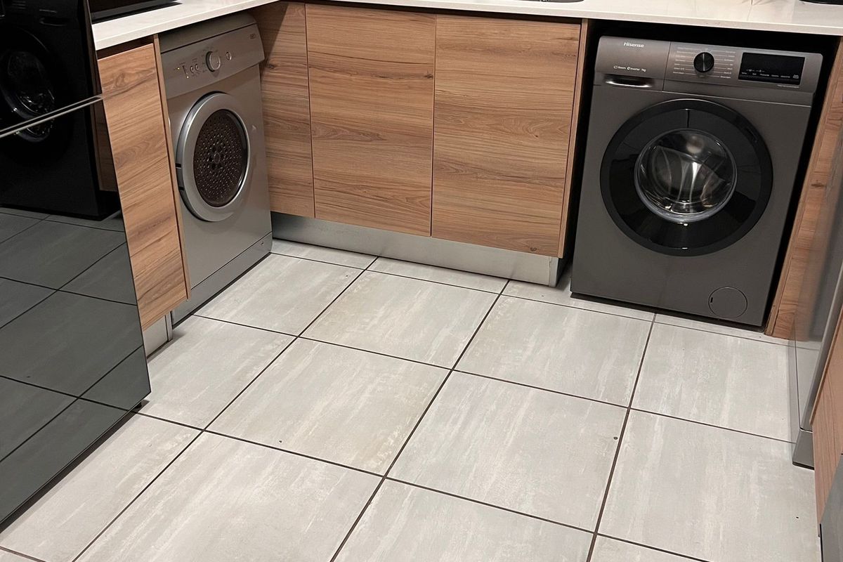 Charming 2-bedroom apartment available for rent in Waterfall, Midrand—your perfect new home awaits! - Photo 3