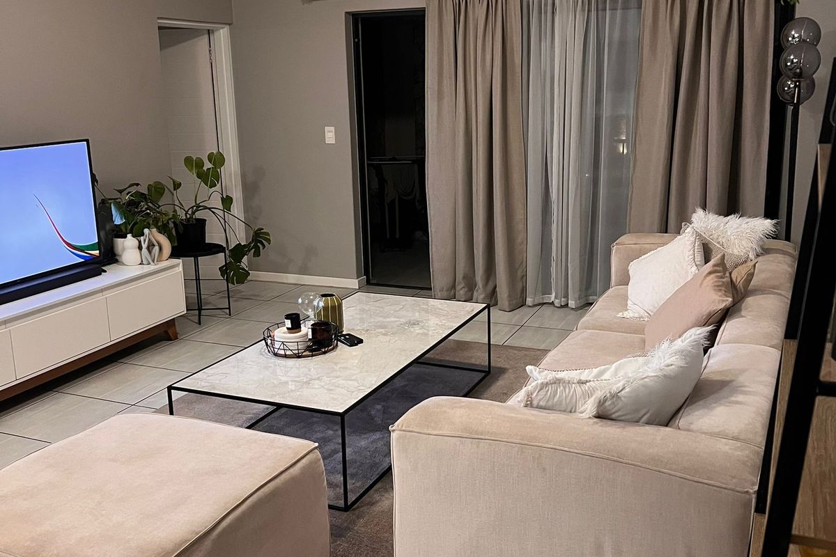 Charming 2-bedroom apartment available for rent in Waterfall, Midrand—your perfect new home awaits! - Photo 2