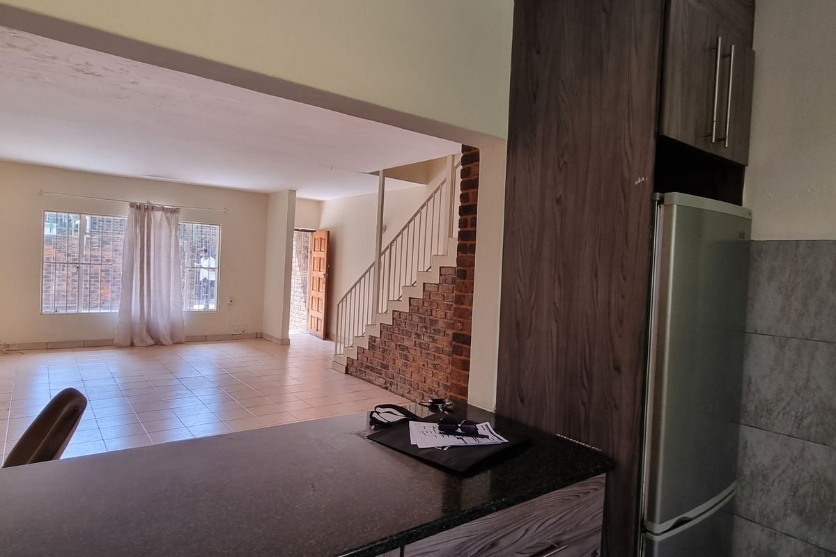 Great find in good location! - Photo 5