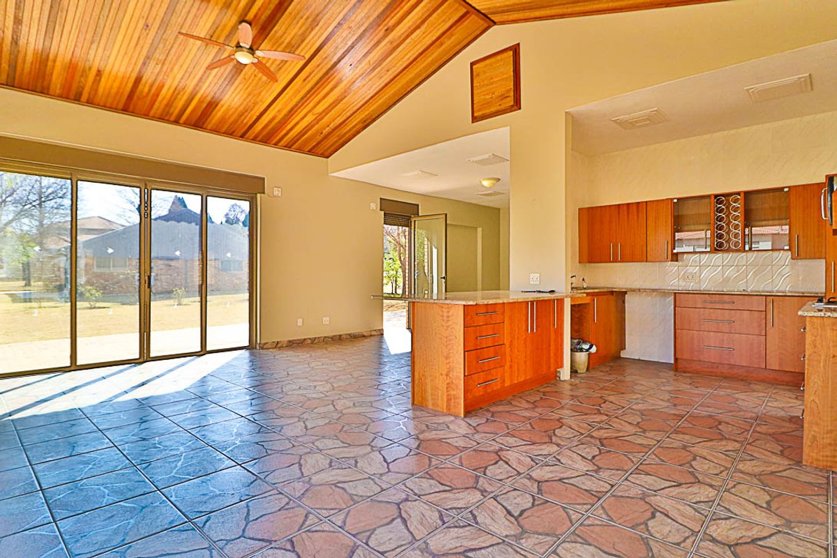 Your Serene Riverside Retreat Awaits! - Photo 3