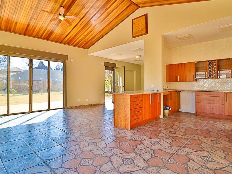 Your Serene Riverside Retreat Awaits! - Photo 3