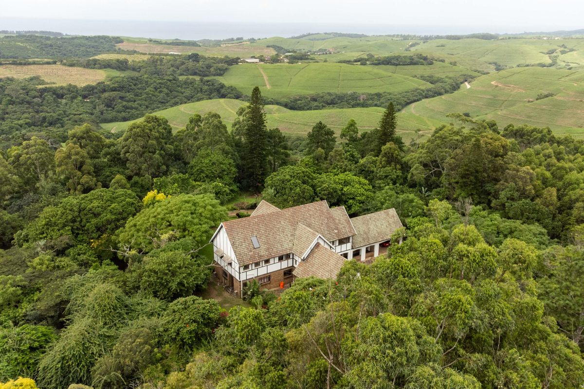 Timeless Elegance Meets Countryside Charm – A Working Farm with Endless Possibilities - Photo 4