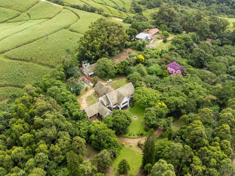 Timeless Elegance Meets Countryside Charm – A Working Farm with Endless Possibilities - Photo 10