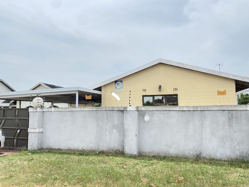 3-Bedroom Home in Prime Location - Photo 2