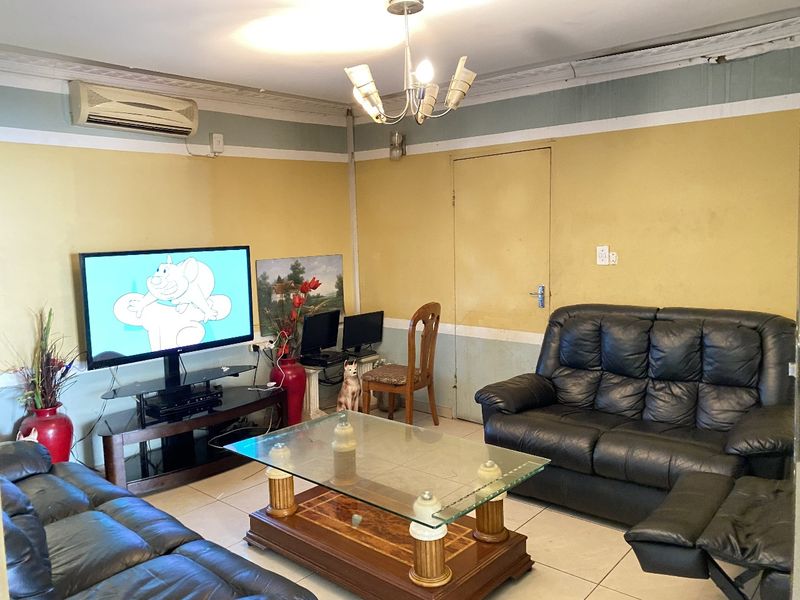 3-Bedroom Home in Prime Location - Photo 4