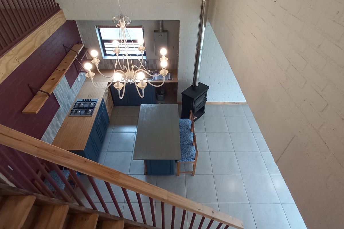 Light and Modern 3 Bedroom House in Pringle Bay for Sale - Photo 5