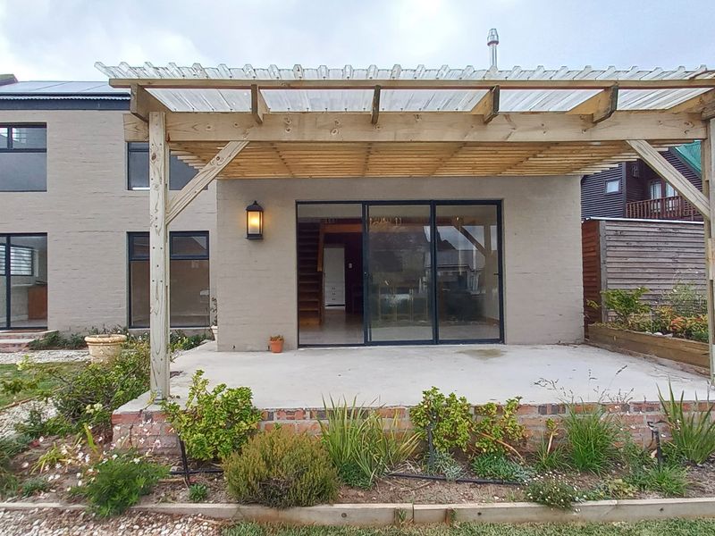 Light and Modern 3 Bedroom House in Pringle Bay for Sale - Photo 2