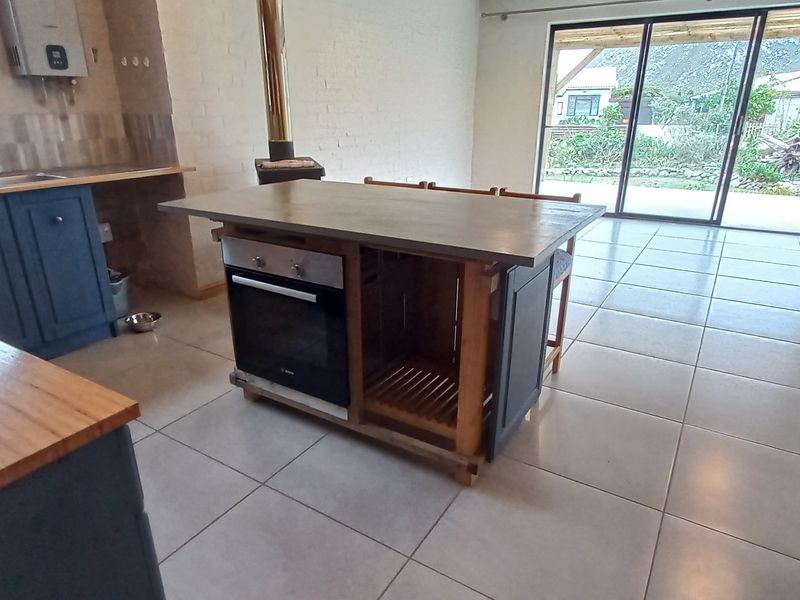 Light and Modern 3 Bedroom House in Pringle Bay for Sale - Photo 8