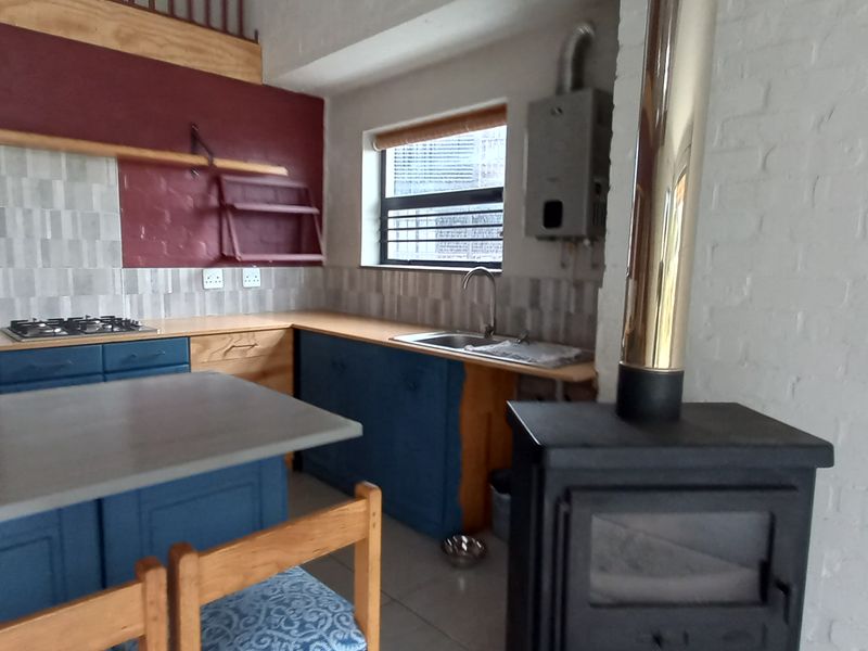 Light and Modern 3 Bedroom House in Pringle Bay for Sale - Photo 6