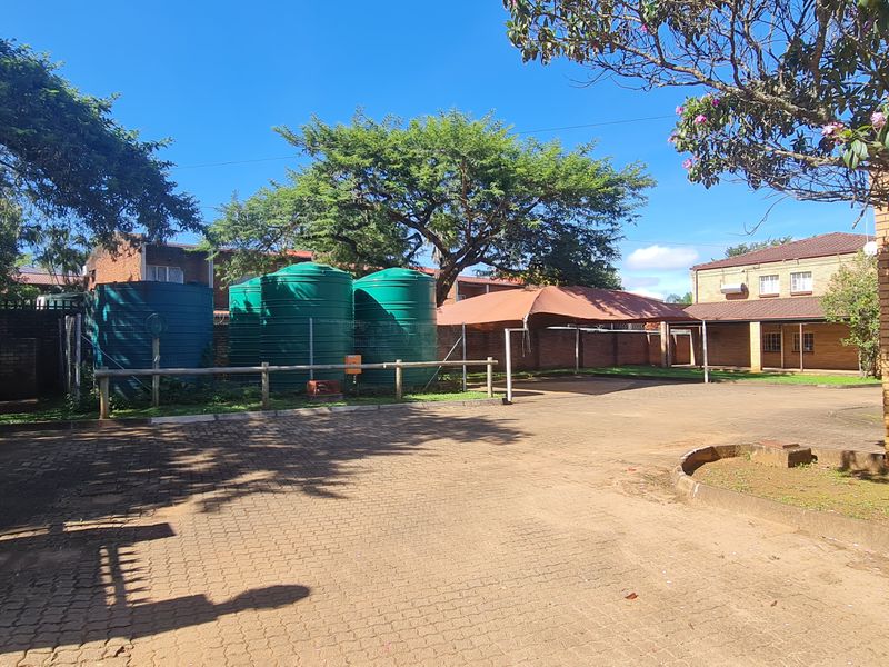Charming Two Bedroom Townhouse for sale in New Town, Louis Trichardt - Photo 10