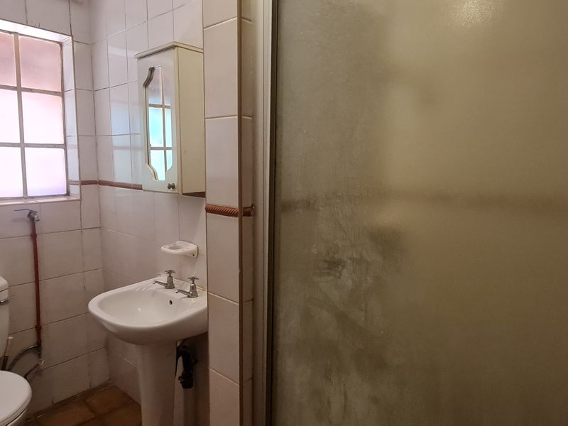 Charming Two Bedroom Townhouse for sale in New Town, Louis Trichardt - Photo 7