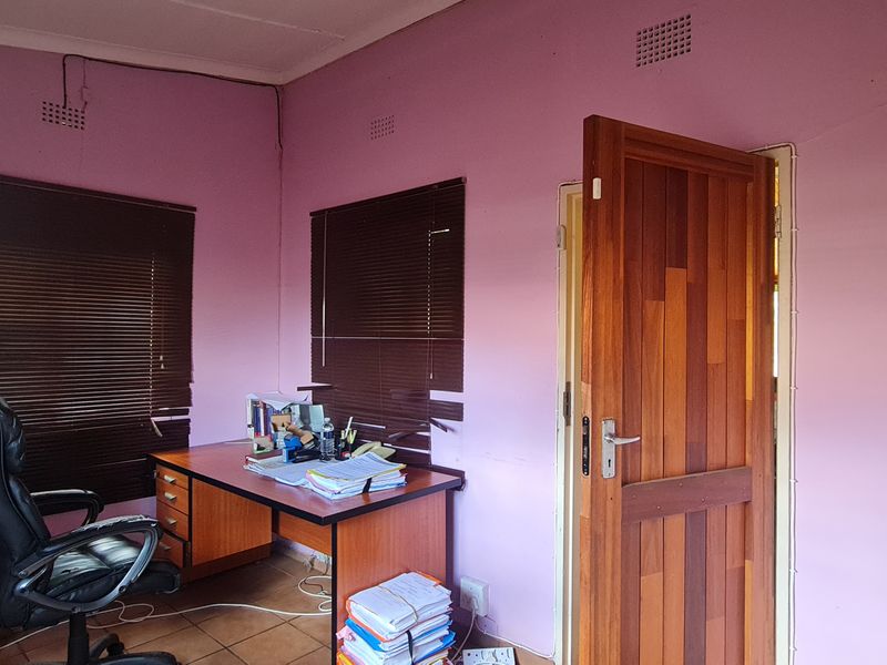 Delightful 3 Bedroom House for sale in CBD, Louis Trichardt - Photo 8