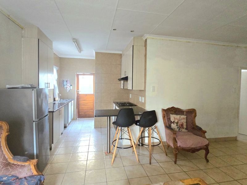 Spacious 3-Bedroom House with 2 Bathrooms, Double Garage in Secure Estate. - Photo 7