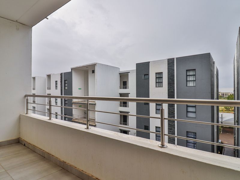 Stylish Living in a Prime Midrand Location! - Photo 10