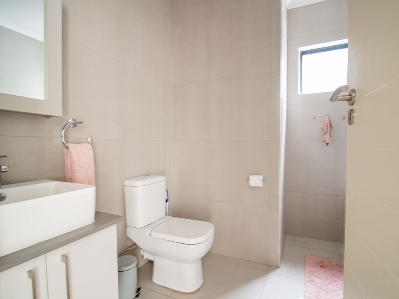 Stylish Living in a Prime Midrand Location! - Photo 7