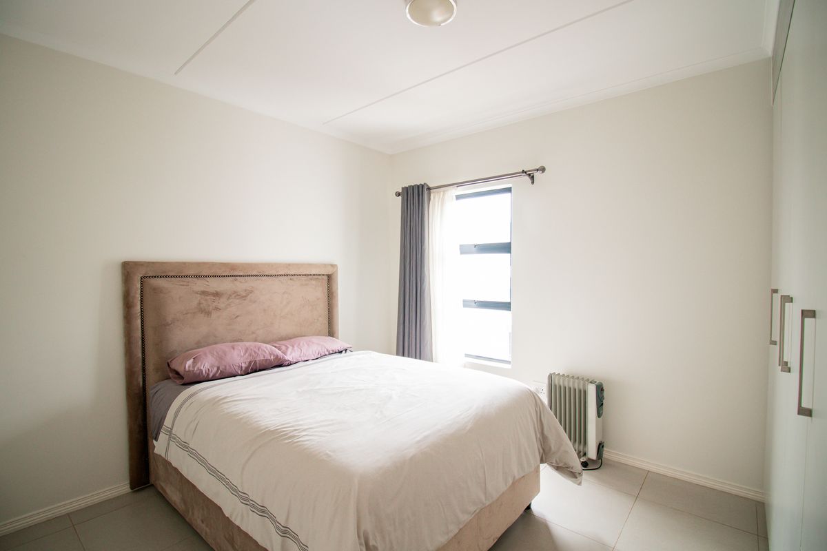 Stylish Living in a Prime Midrand Location! - Photo 4