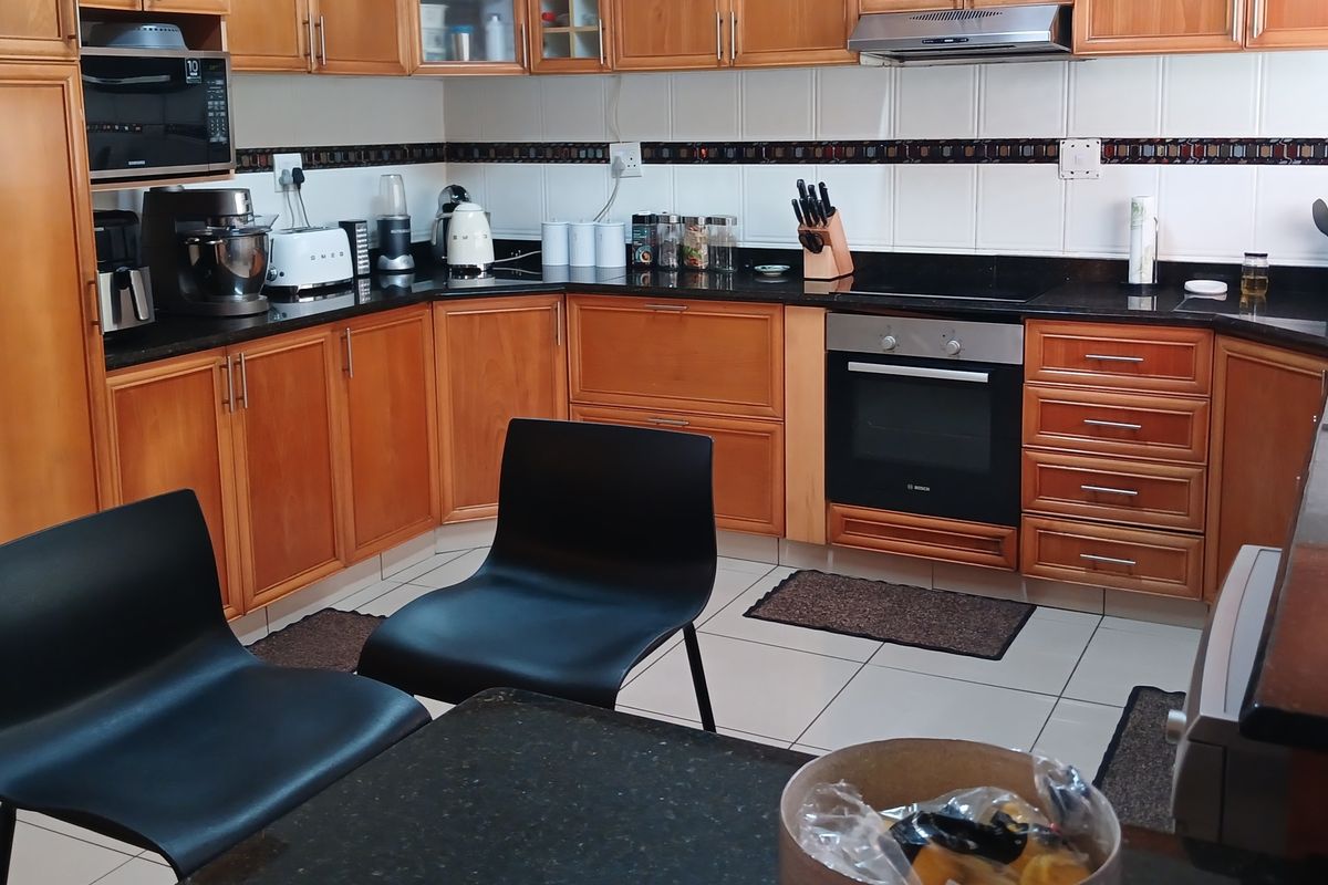 GROUND FLOOR MAISONETTE 3 BED 3 BATH MUSGRAVE - Photo 2