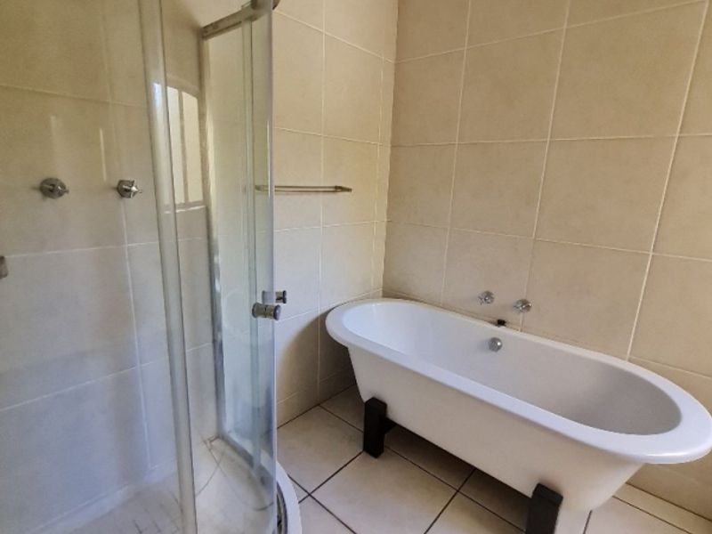 2 bed 1 bath 1st floor Apartment Call me Al but Call me ALAADDIN & SURAIYA - Photo 10