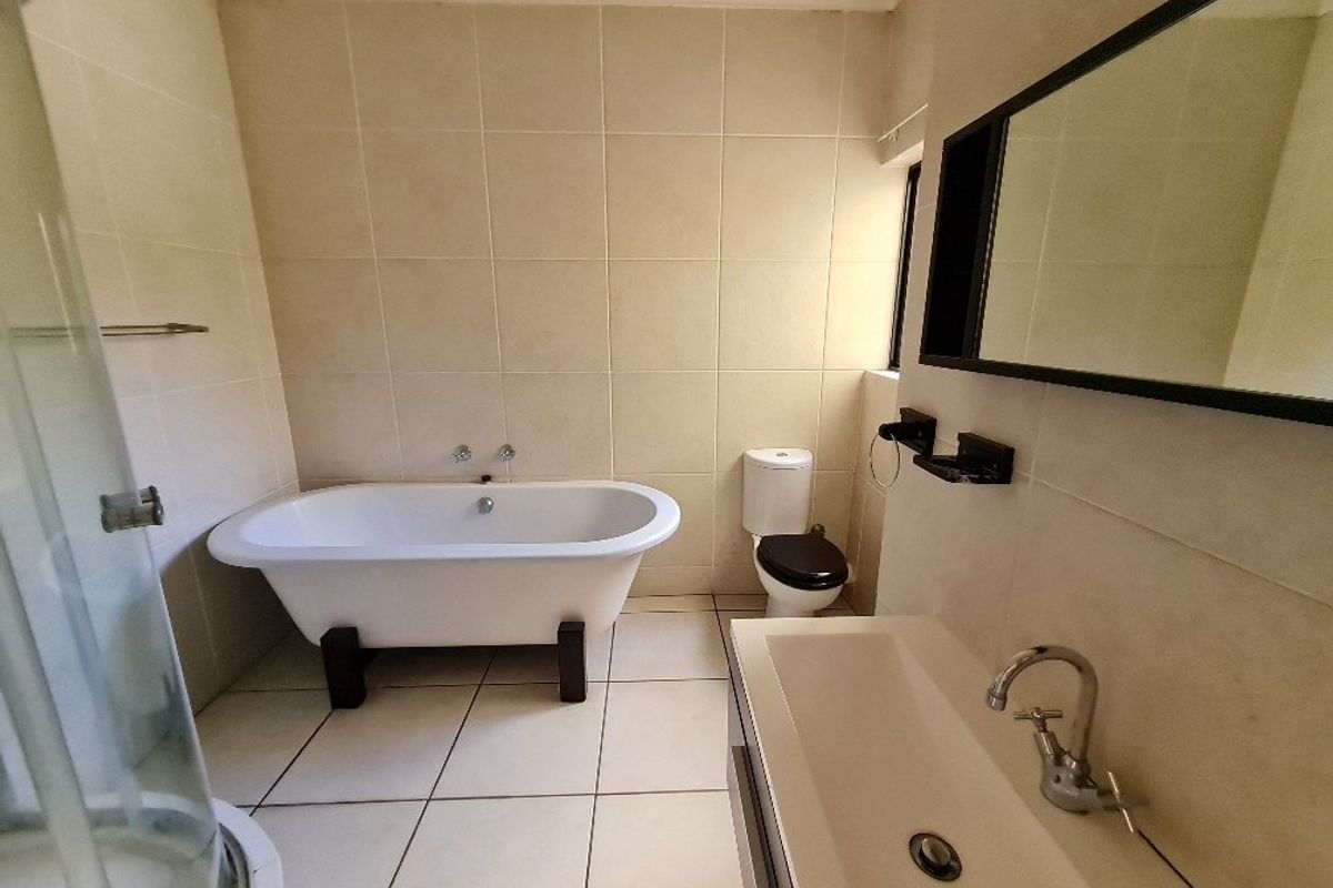 2 bed 1 bath 1st floor Apartment Call me Al but Call me ALAADDIN & SURAIYA - Photo 3