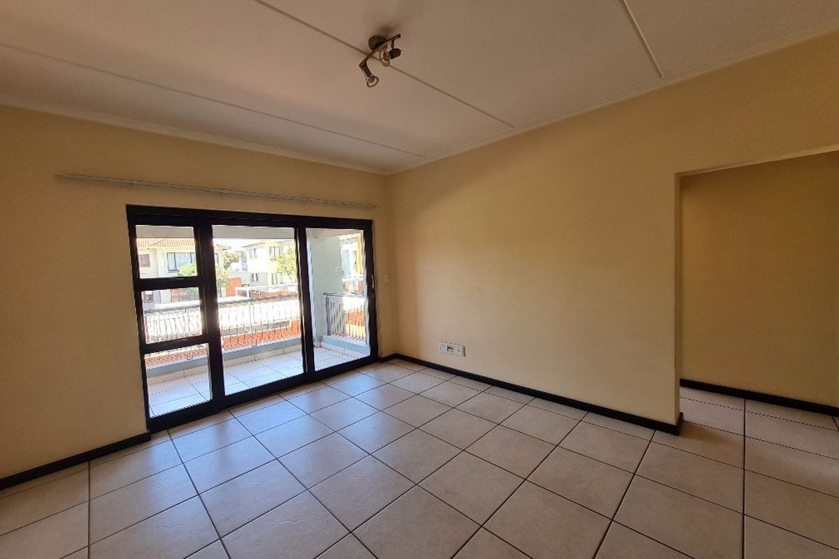 2 bed 1 bath 1st floor Apartment Call me Al but Call me ALAADDIN & SURAIYA - Photo 4