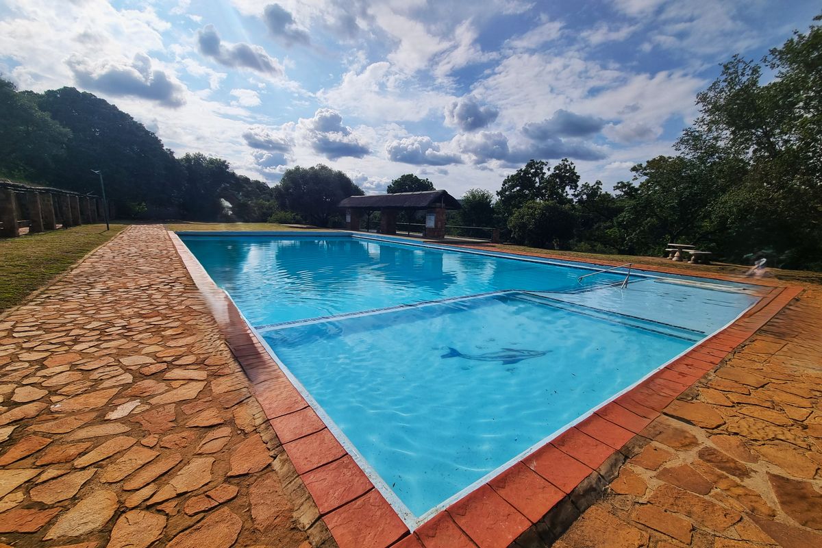 Utopia Nature Estate, Buffelspoort – Country Living with City Convenience! - Photo 4