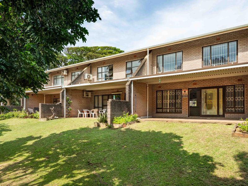 **Discover Your Dream Home in Scottburgh Central!** - Photo 4