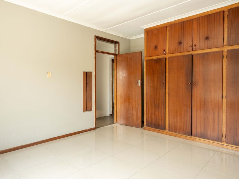 **Discover Your Dream Home in Scottburgh Central!** - Photo 9