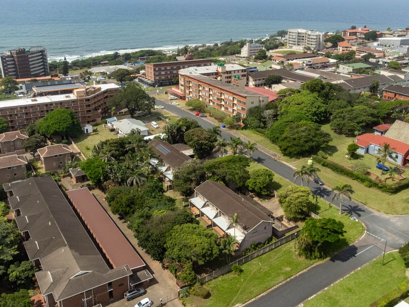 **Discover Your Dream Home in Scottburgh Central!** - Photo 5