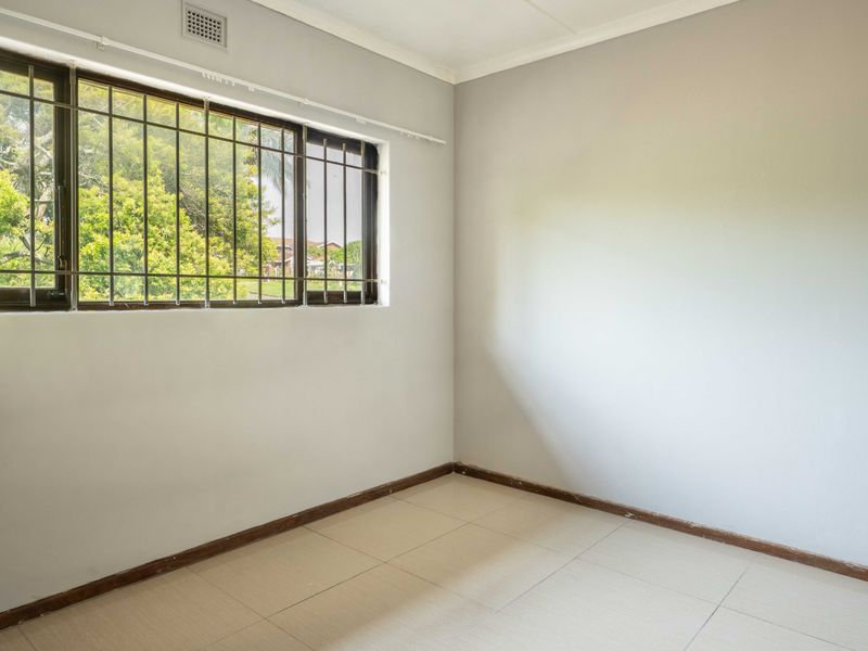 **Discover Your Dream Home in Scottburgh Central!** - Photo 7