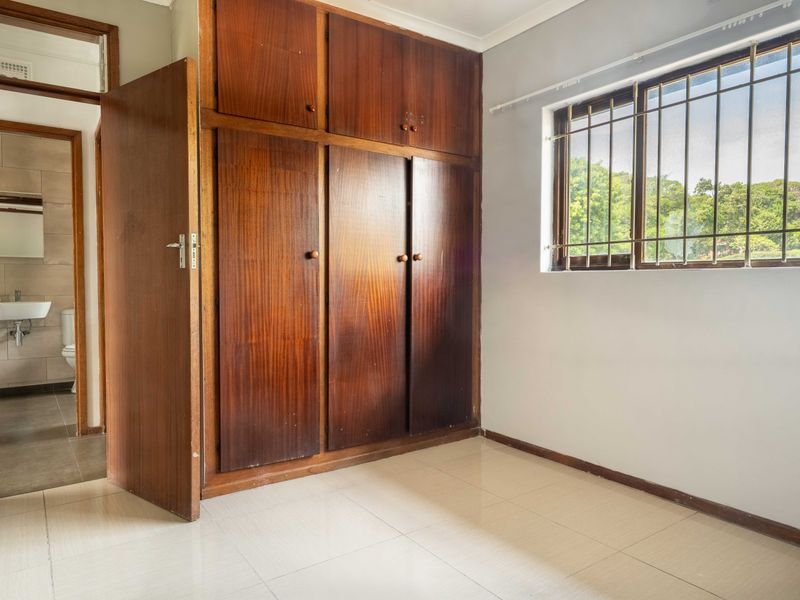 **Discover Your Dream Home in Scottburgh Central!** - Photo 6