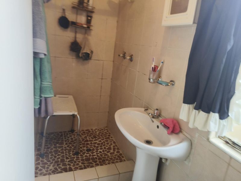 4 bedroom 2 bathroom Home  Call Me Al But Call Me - Photo 5