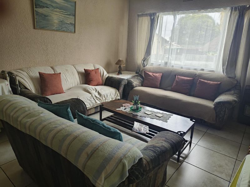 4 bedroom 2 bathroom Home  Call Me Al But Call Me - Photo 9