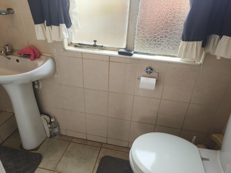 4 bedroom 2 bathroom Home  Call Me Al But Call Me - Photo 7