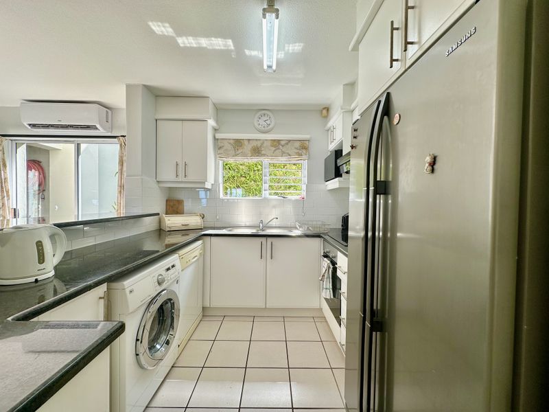 Coastal Living at Its Best - Photo 7