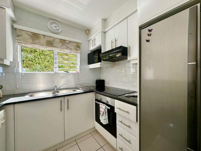 Coastal Living at Its Best - Photo 6