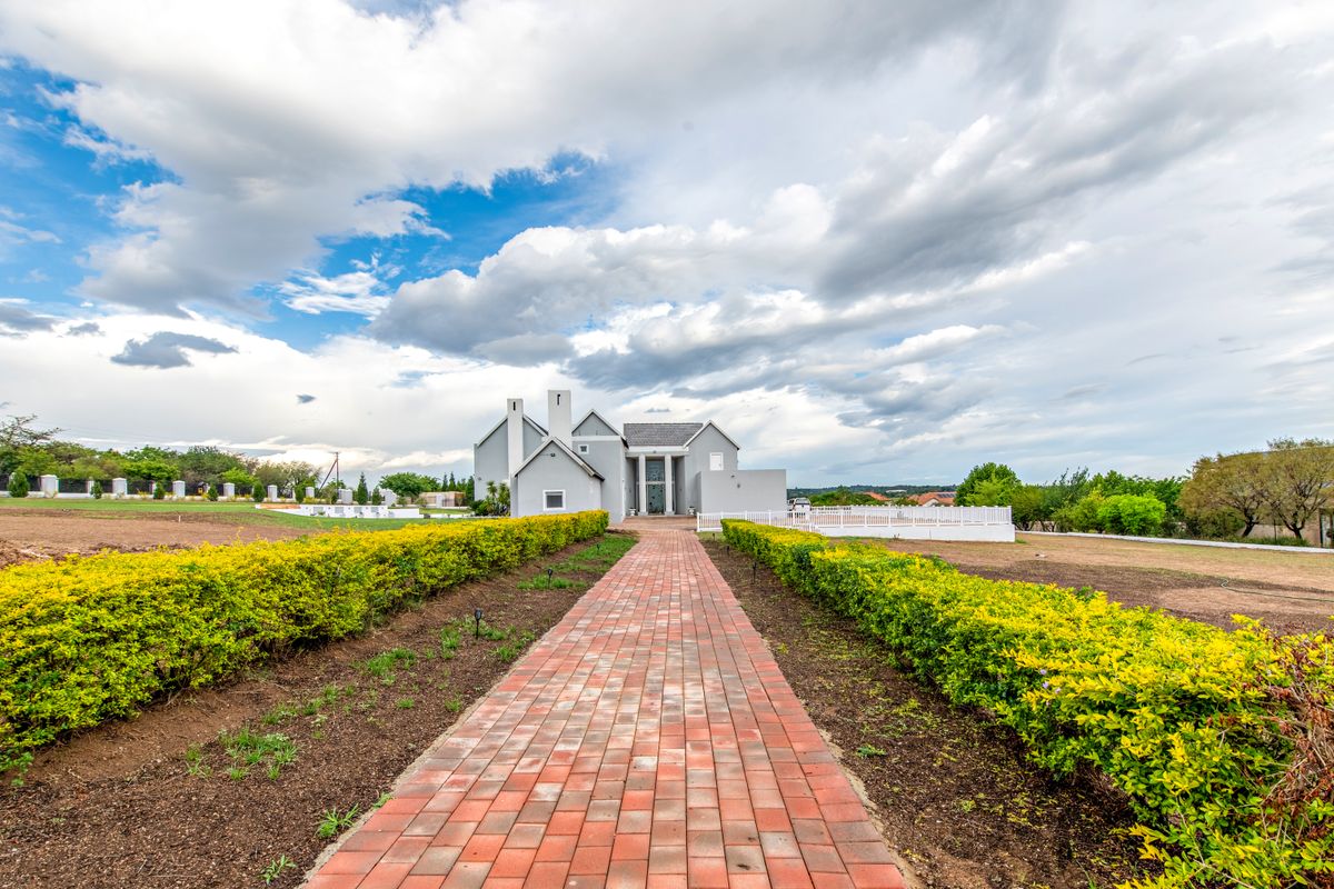 Indulge in the Epitome of Luxury Living - Photo 2